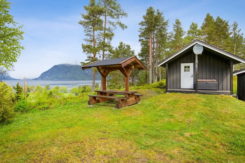 https://storage.googleapis.com/homestra-images/property-image-90010139-fe17-42e8-bcac-381c27455499-1754735192.jpg