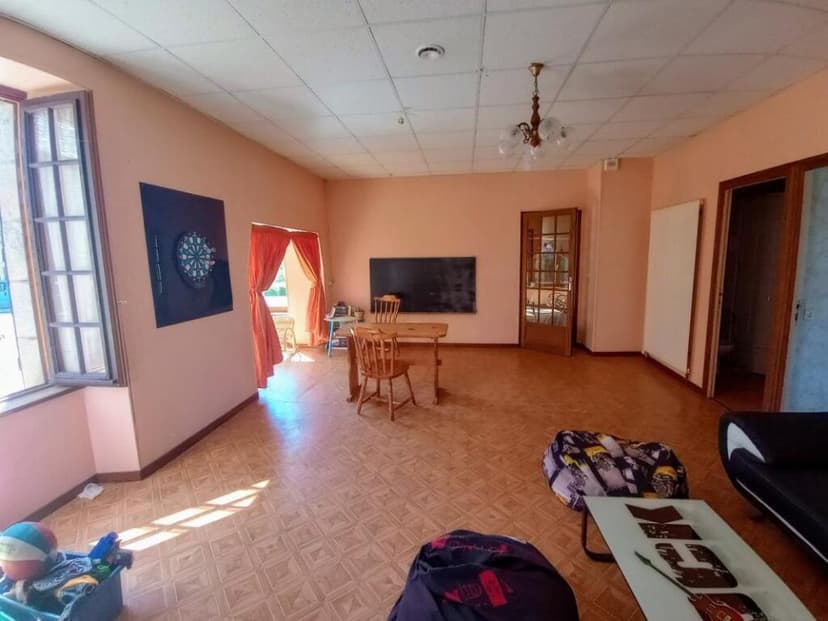 https://storage.googleapis.com/homestra-images/property-image-9238e16b-1300-4ab9-b195-3ca587d60148-1753811151.jpg