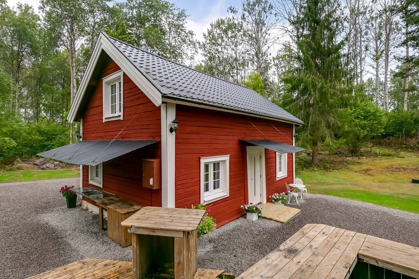 https://storage.googleapis.com/homestra-images/property-image-927b6cb3-ba5b-4a5a-a12f-3dce6cb849b6-1777762363.jpg
