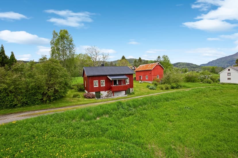 https://storage.googleapis.com/homestra-images/property-image-97607f90-876d-4620-b675-b6183595e713-1753812146.jpg