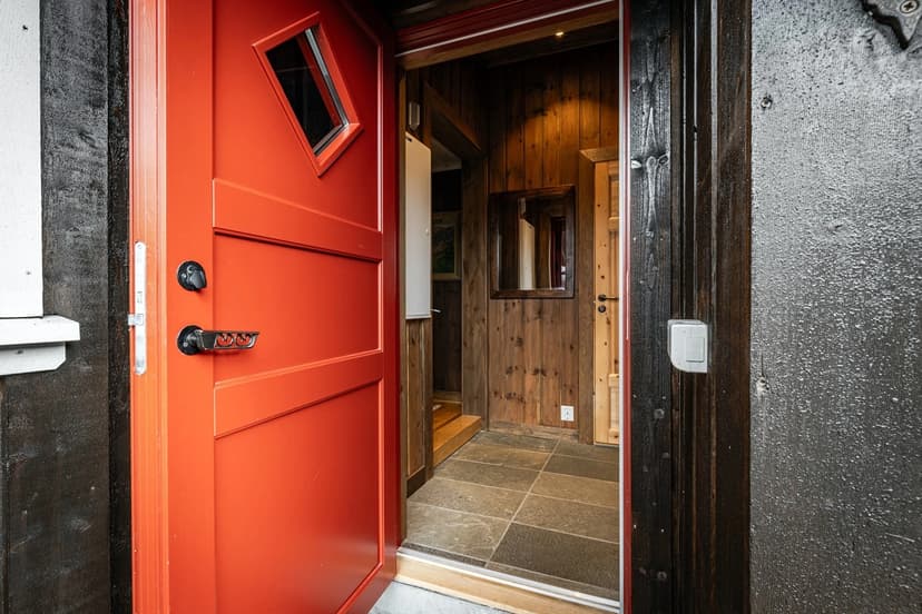https://storage.googleapis.com/homestra-images/property-image-a0ddaad4-22af-41ce-bf92-c2e515cda7f7-1760558095.jpg