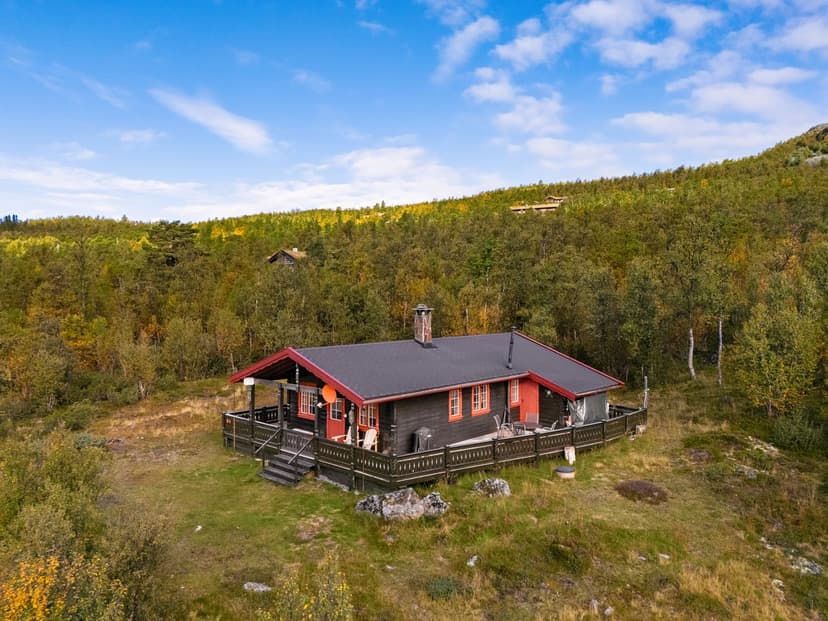 https://storage.googleapis.com/homestra-images/property-image-a4040a1d-0629-473e-8d3a-41b4cf0bb853-1758047578.jpg