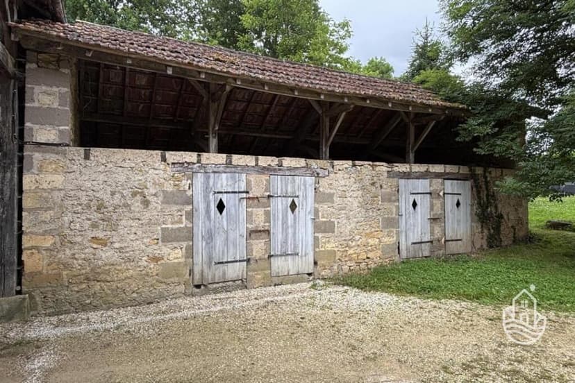 https://storage.googleapis.com/homestra-images/property-image-a8174441-6a75-480c-89ad-08cabc97f3d3-1753728517.jpg