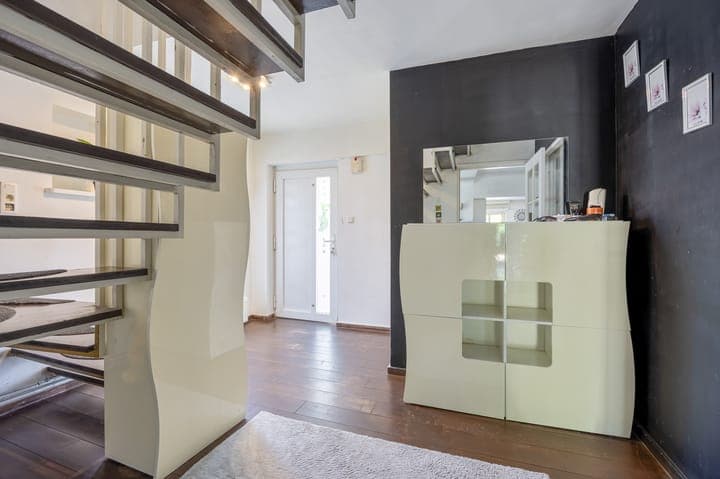 https://storage.googleapis.com/homestra-images/property-image-ae35fb18-8803-4ce1-85d2-501118074713-1751108429.jpg