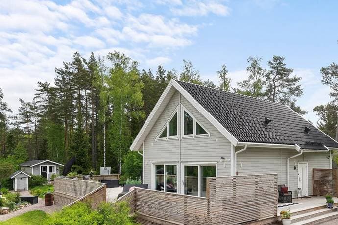 https://storage.googleapis.com/homestra-images/property-image-b4c1741f-f873-4f55-b08c-2930511072d8-1749246156.jpg