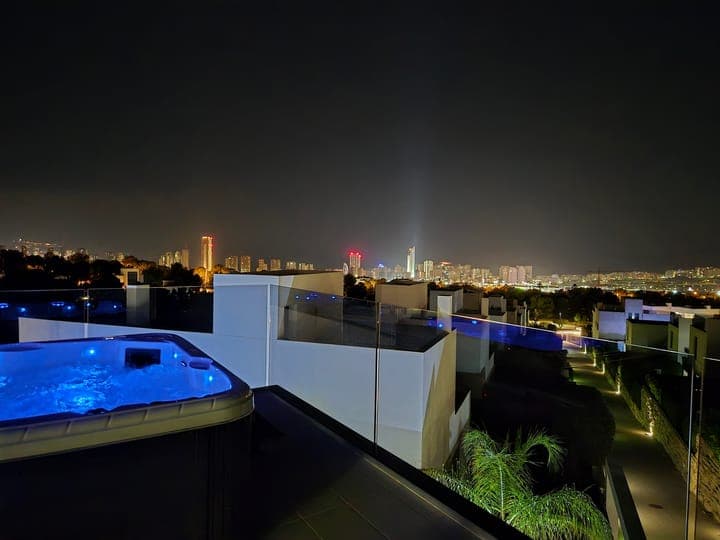 https://storage.googleapis.com/homestra-images/property-image-b5ed6ddf-eaf6-47a9-9e64-fbbf8233dc64-1760207949.jpg