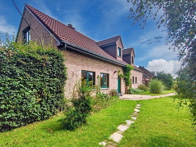 https://storage.googleapis.com/homestra-images/property-image-b6bf30e0-36fc-42f0-a464-26f8225658a3-1758395008.jpg