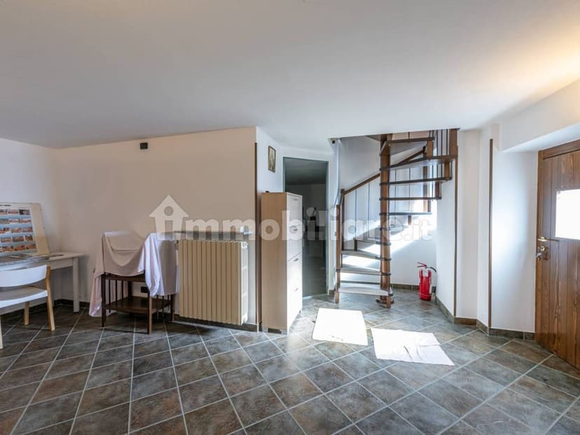 https://storage.googleapis.com/homestra-images/property-image-beb55126-1555-4924-b6dd-ed5f352c49aa-1753905669.jpg