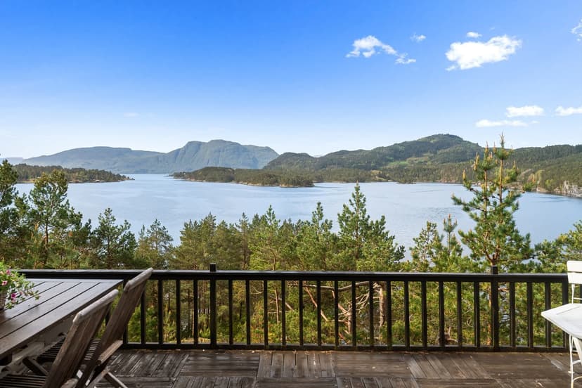 https://storage.googleapis.com/homestra-images/property-image-c7c13974-68ed-4a44-8de9-8831436a05c9-1747563509.jpg