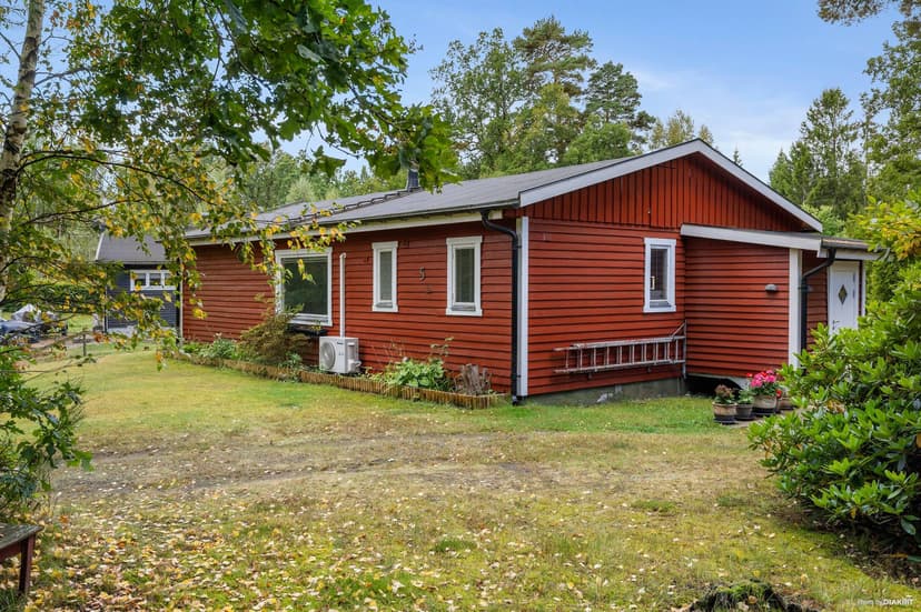 https://storage.googleapis.com/homestra-images/property-image-cb02b89d-fb9b-40bc-8d69-678c33fef7a9-1790508141.jpg