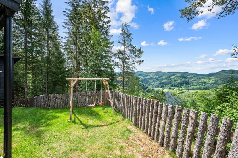https://storage.googleapis.com/homestra-images/property-image-cb073b28-a346-4569-8ce7-c1af073ee893-1756824216.jpg