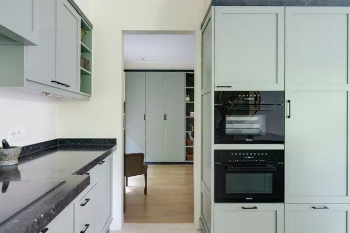 https://storage.googleapis.com/homestra-images/property-image-cfa39c1d-fdf9-4fdf-8312-4985d08d059d-1758738086.jpg