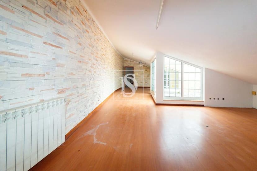 https://storage.googleapis.com/homestra-images/property-image-d5cc5e79-757e-4f8a-9493-5553e8a6c37e-1748774838.jpg