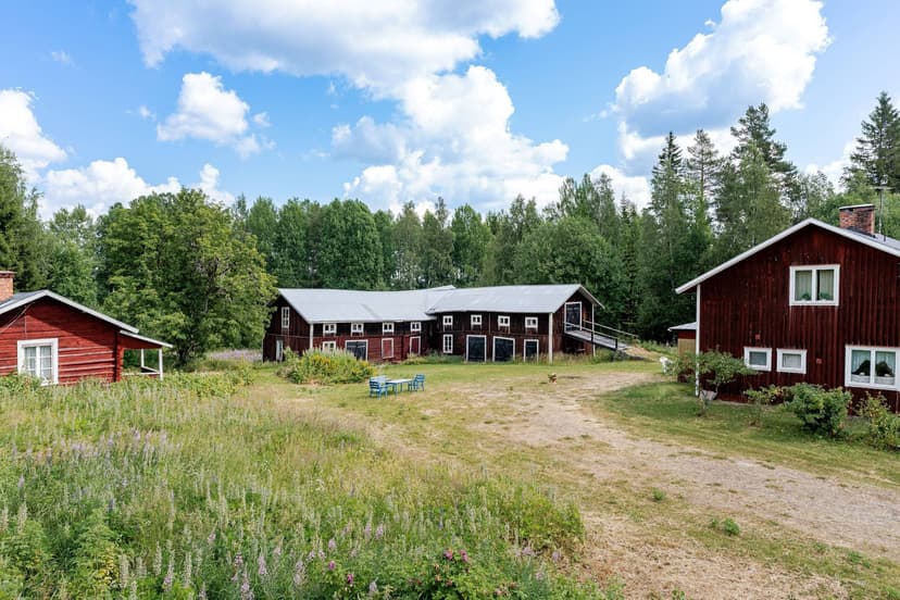 https://storage.googleapis.com/homestra-images/property-image-db8cad22-a66e-4a96-b0e9-c15cf6a38cbb-1777762188.jpg