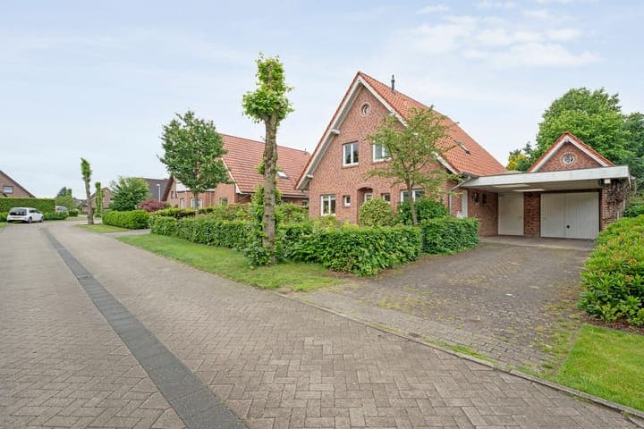 https://storage.googleapis.com/homestra-images/property-image-dfd1b2a1-bfe8-4f28-bf00-8a5c2e62195e-1751397128.jpg
