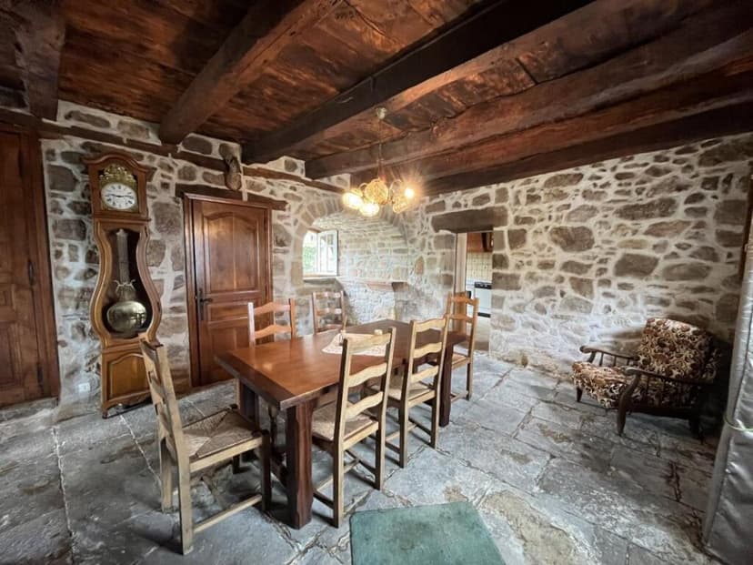 https://storage.googleapis.com/homestra-images/property-image-e05f1cb6-4bc1-4933-9979-56cc6f69374a-1746342734.jpg
