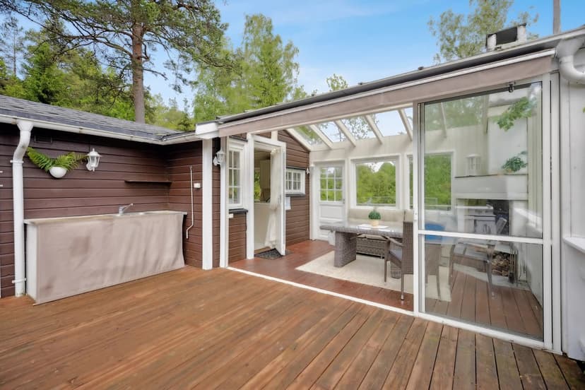https://storage.googleapis.com/homestra-images/property-image-e2ef93c8-6a79-4cb2-a5ce-1bd75addd993-1750010739.jpg