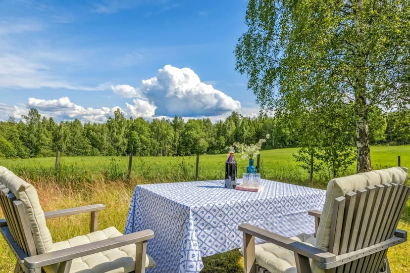 https://storage.googleapis.com/homestra-images/property-image-e3a231ba-c510-4dce-aac6-d570bdbb023d-1752002070.jpg