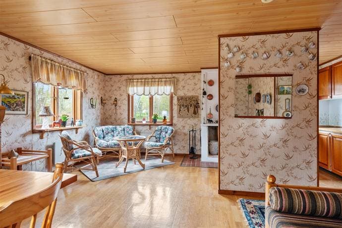 https://storage.googleapis.com/homestra-images/property-image-e64287e5-ddad-4542-bc48-6b0a7e014d4f-1750519602.jpg