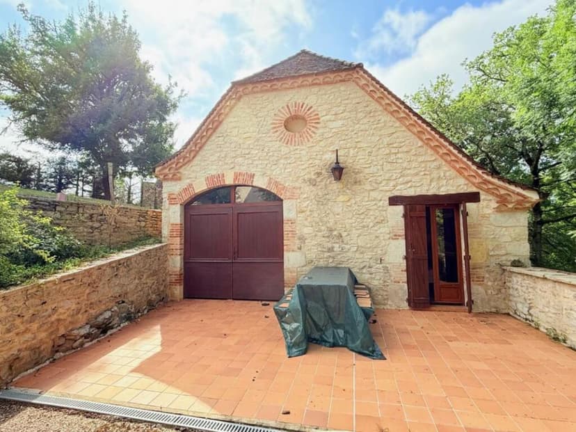 https://storage.googleapis.com/homestra-images/property-image-e884be1c-45d6-40f8-9431-7a5740b6689f-1753900879.jpg