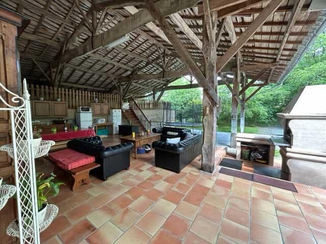 https://storage.googleapis.com/homestra-images/property-image-e937cd89-3682-4c10-b0a6-49d31535d8d7-1751473422.jpg