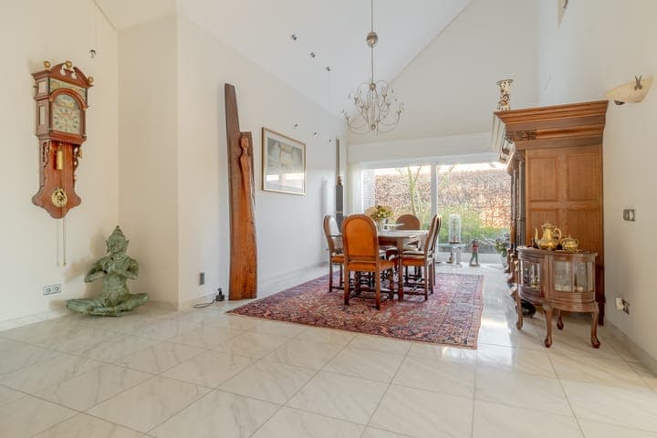 https://storage.googleapis.com/homestra-images/property-image-f048fbe1-4277-45e5-8843-fbe97a9c4d7e-1761395759.jpg