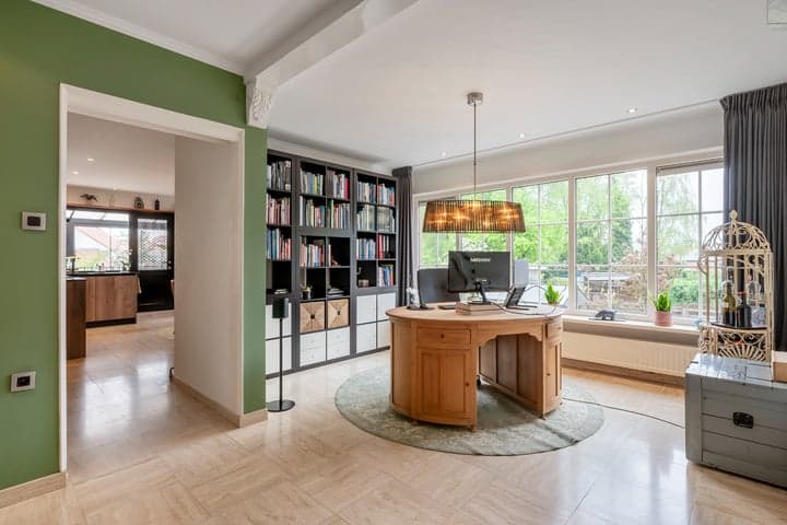 https://storage.googleapis.com/homestra-images/property-image-f42efff4-a283-497b-a8da-afffe8163755-1746644608.jpg