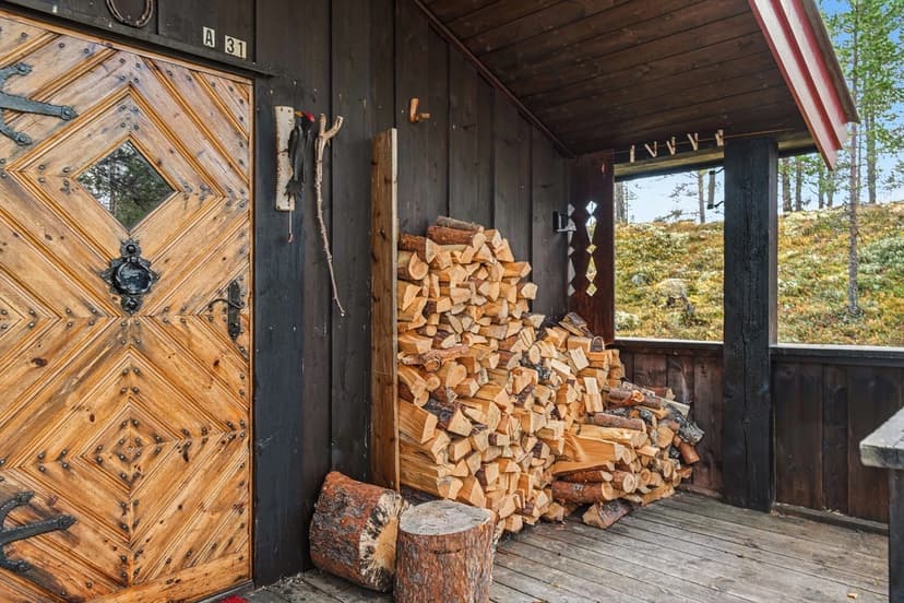 https://storage.googleapis.com/homestra-images/property-image-f5e54a95-eea9-4297-be7c-9970ae17556d-1761395824.jpg