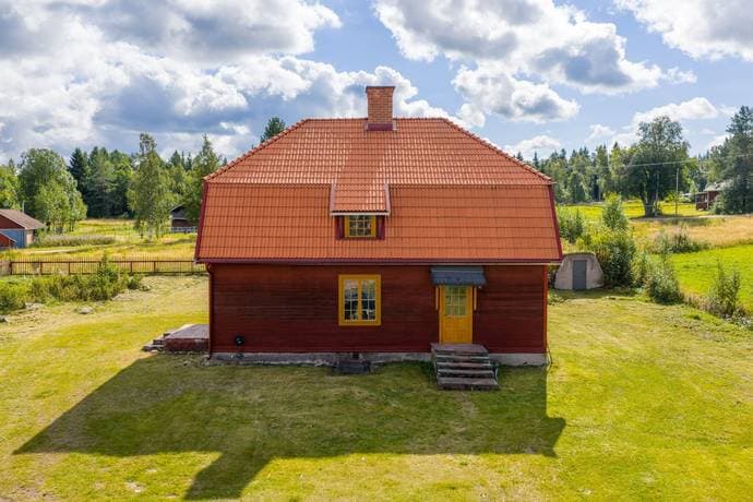 https://storage.googleapis.com/homestra-images/property-image-fc3c1f09-bde2-4234-ba42-8576b6d8748a-1756556075.jpg