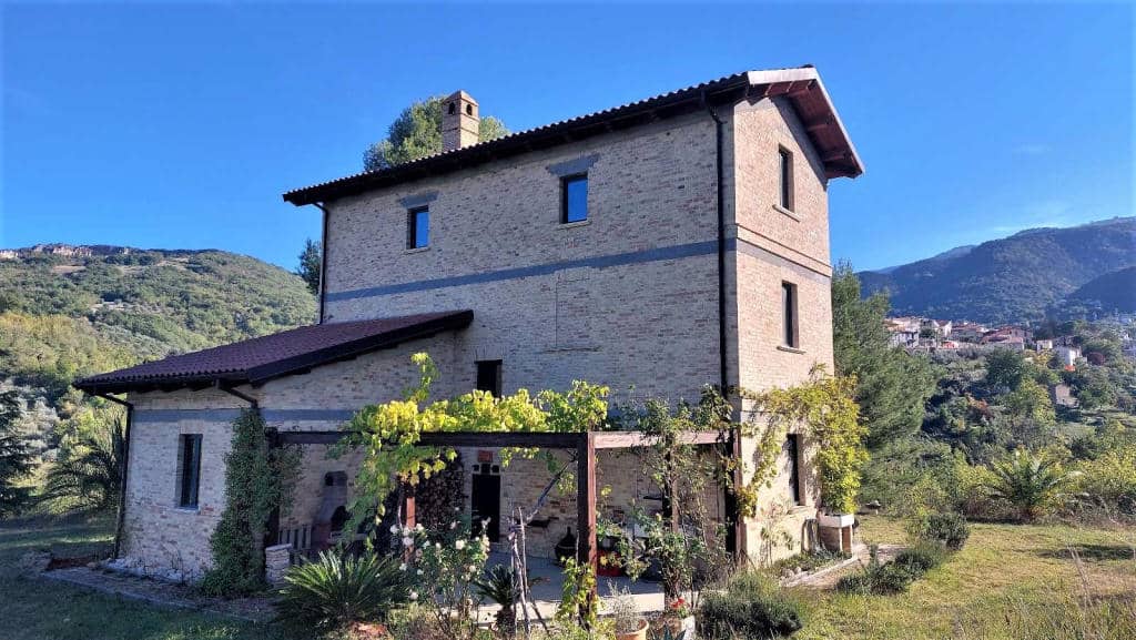 Cheap houses in Italy